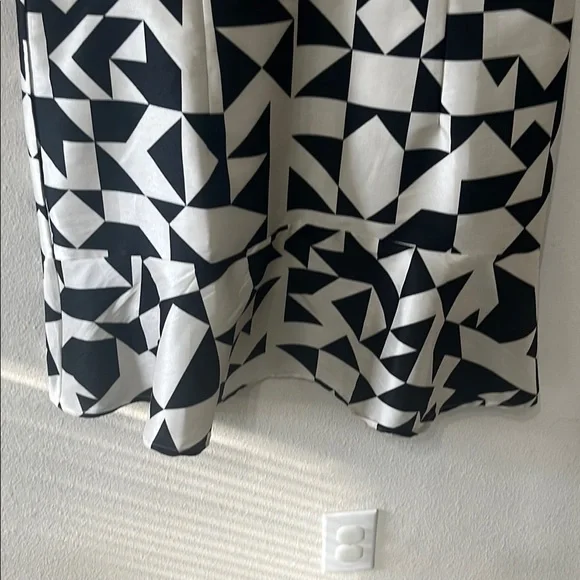 Zapelle Geometric Black and White Midi Dress - Picture 7 of 9